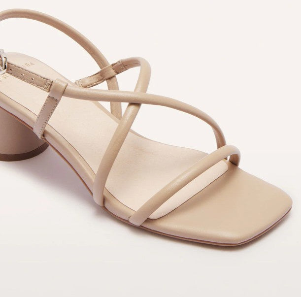 Frankie4 Lottie Sand