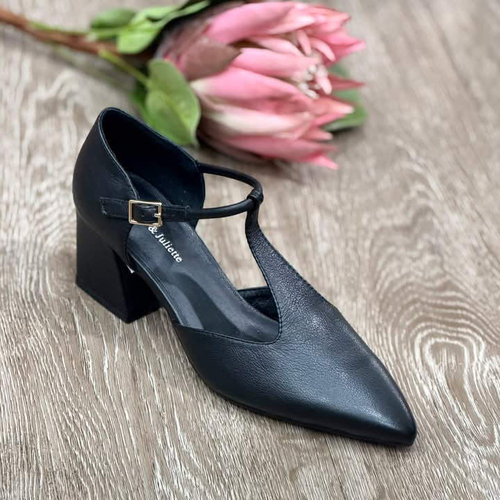 D&J Maskia Black Leather