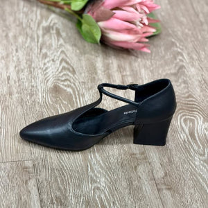 D&J Maskia Black Leather