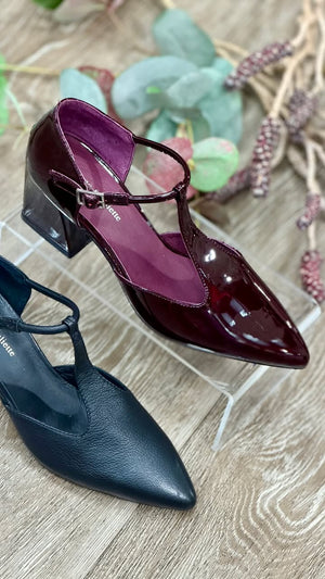 D&J Maskia Black Leather