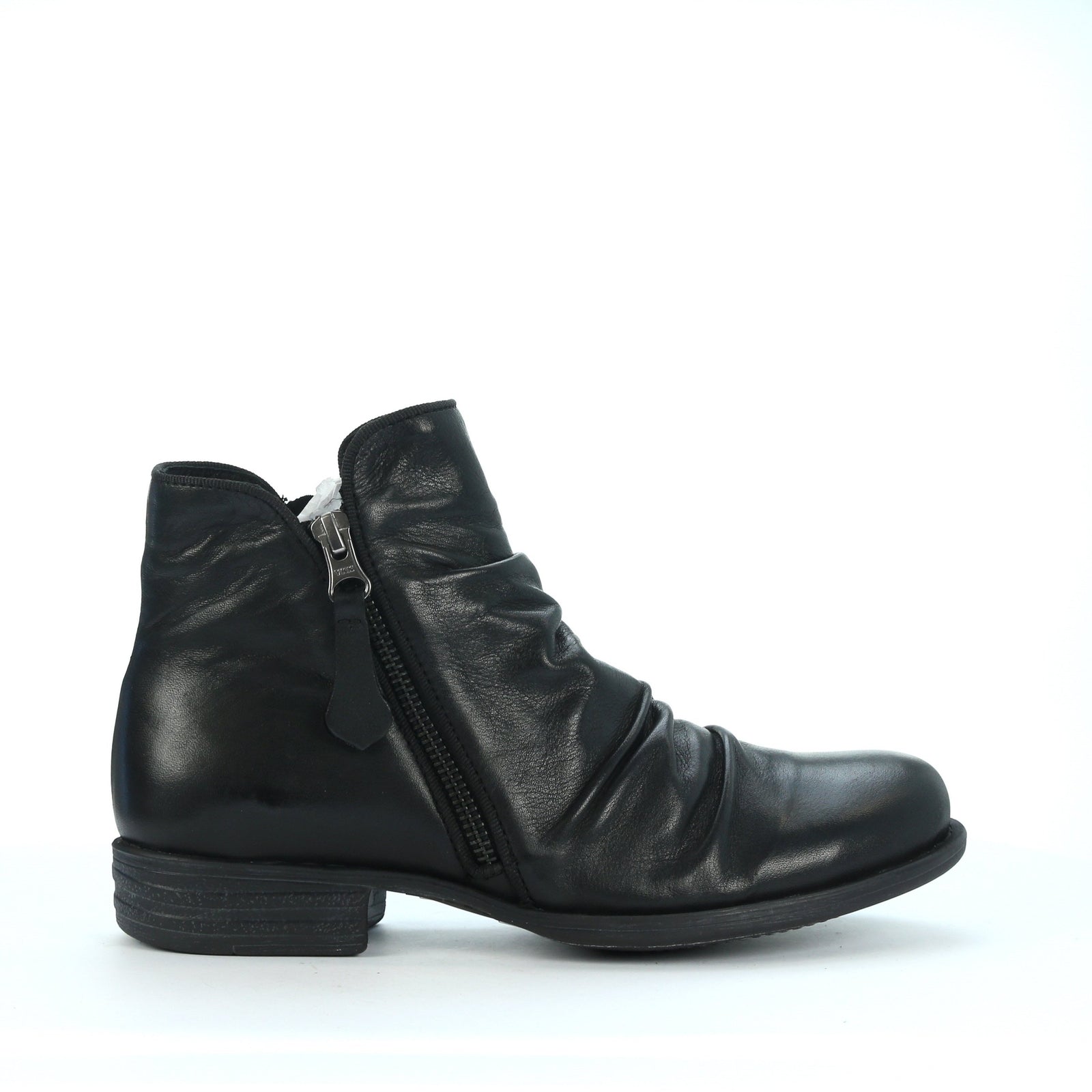 EOS Willet Black Leather